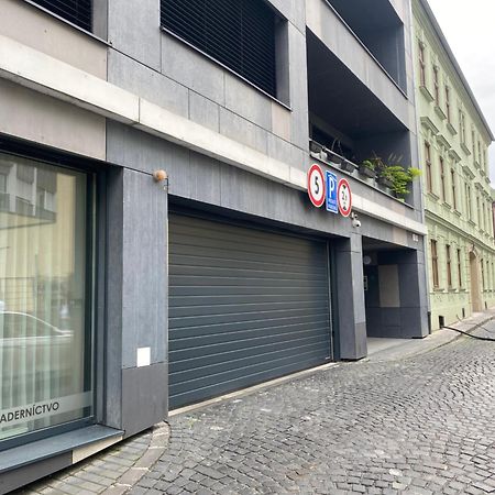 Old Town Bratislava 1Bdr Private Parking Pozsony Kültér fotó